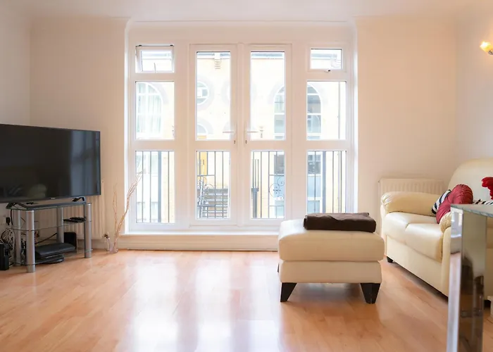 Modern Tower Bridge 3Br House